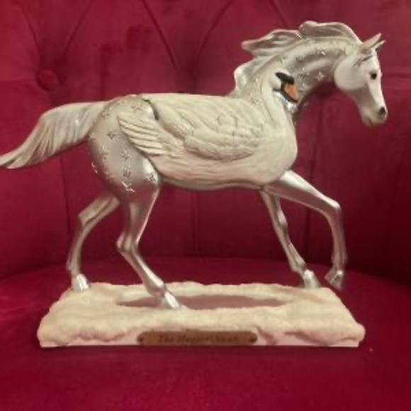 Trail of Painted Ponies -“ The Magical Swan “ in box - Picture 1 of 5
